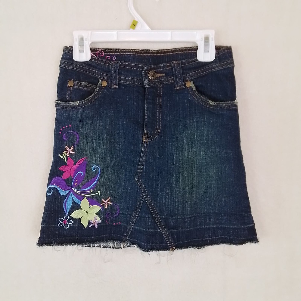Disney Store Denim Mini Skirt Size Medium in Dark Wash‎ w/ Patches & Embroidery